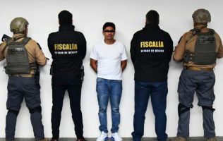 Chofer que chocó con tren llevaba la música a todo volumen revela FGJEM