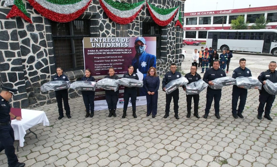 Fortalece Acolman a su Policía Municipal con nueva entrega de uniformes