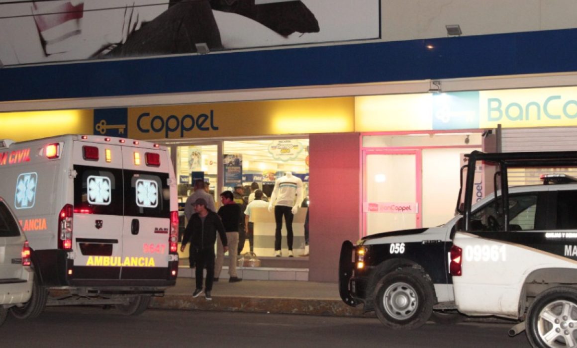 Frustra policía de Amecameca robo en Coppel y detiene a tres