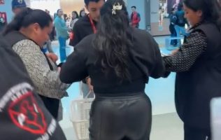 Graban a farderas en plaza de Toluca; no fueron detenidas