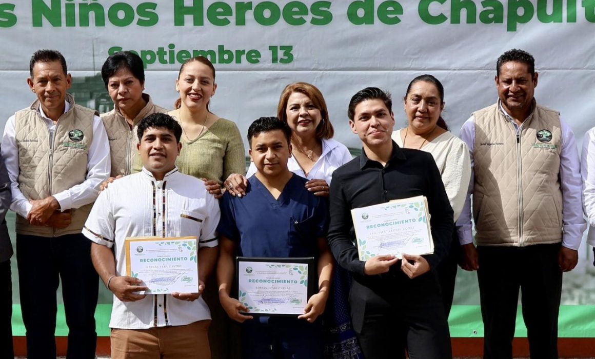 Honran a jóvenes de Hueypoxtla con el Premio Municipal de la Juventud 2025