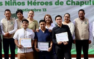 Honran a jóvenes de Hueypoxtla con el Premio Municipal de la Juventud 2025