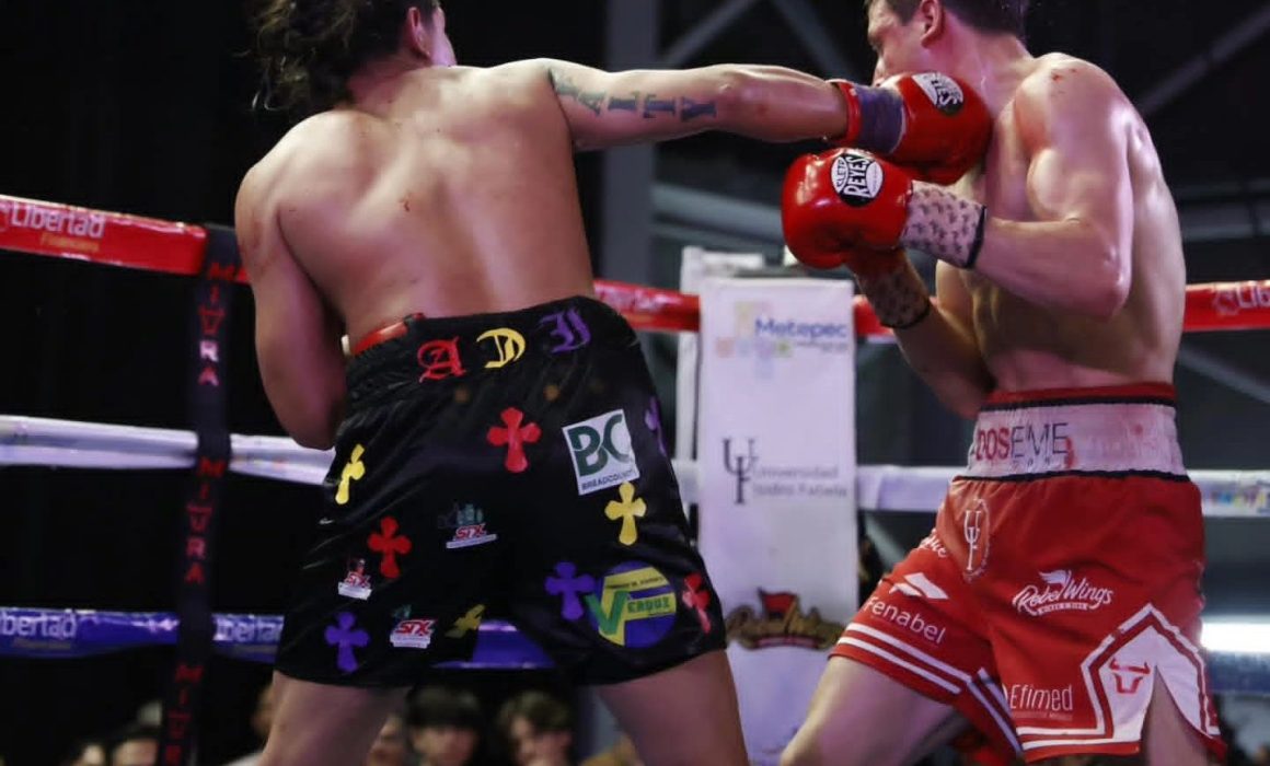 Impulsan a nuevos valores del boxeo función en Sala Urbana en Naucalpan