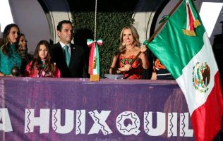 Lidera Romina Contreras festejo patrio en Huixquilucan