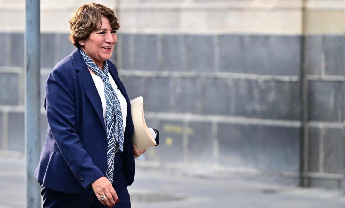 Llega Delfina Gómez a segundo informe con menos pobres