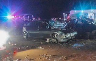 Pierde la vida mujer en choque en la Toluca – Zitácuaro; hay 6 heridos