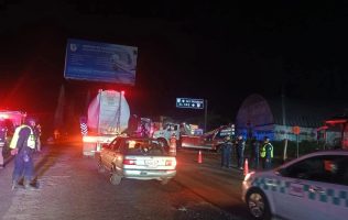 Reabren circulación en tramo donde tren y camión chocaron en Atlacomulco