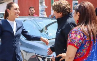 Recibe Delfina Gómez a Claudia Sheinbaum en Neza; anuncia primeros apoyos a damnificados