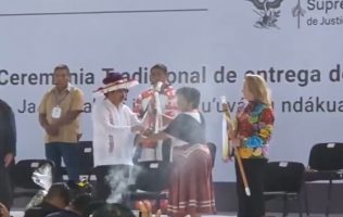Reciben Bastón de Mando ministros electos previo a su toma de posesión