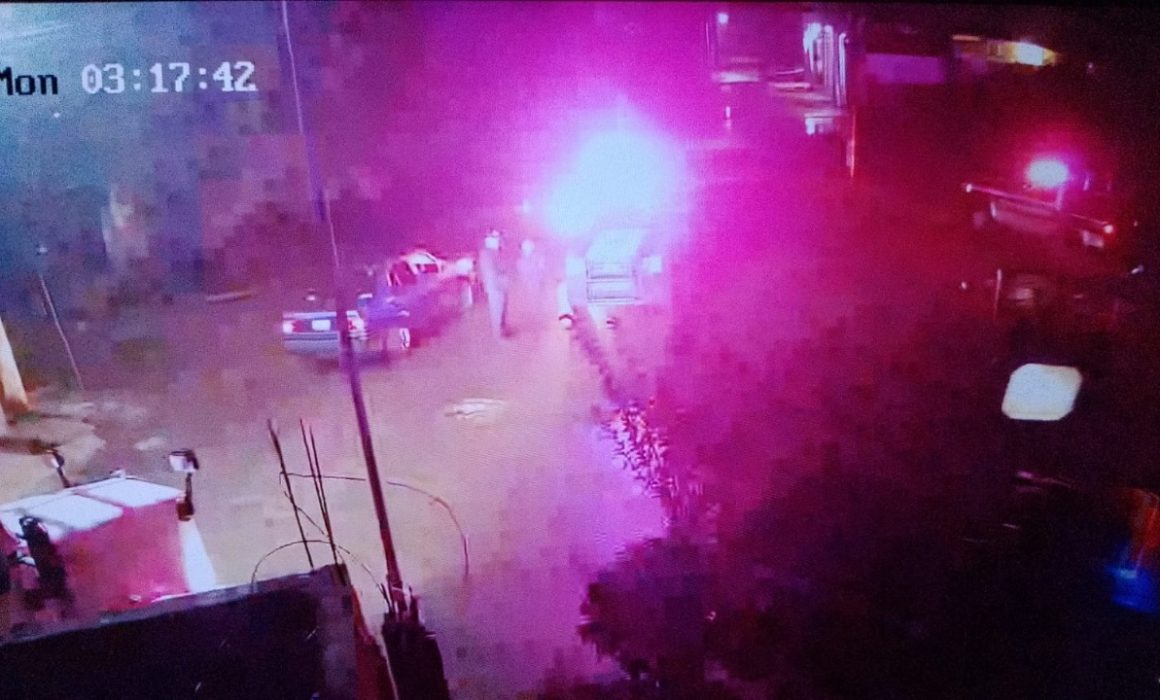 Recuperan vehículo y detienen a tres personas en Teoloyucan