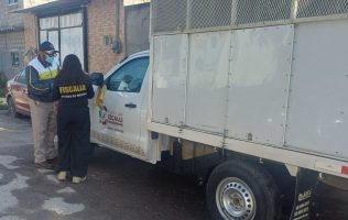 Rescatan autoridades a perro con vida en Cuautitlán Izcalli