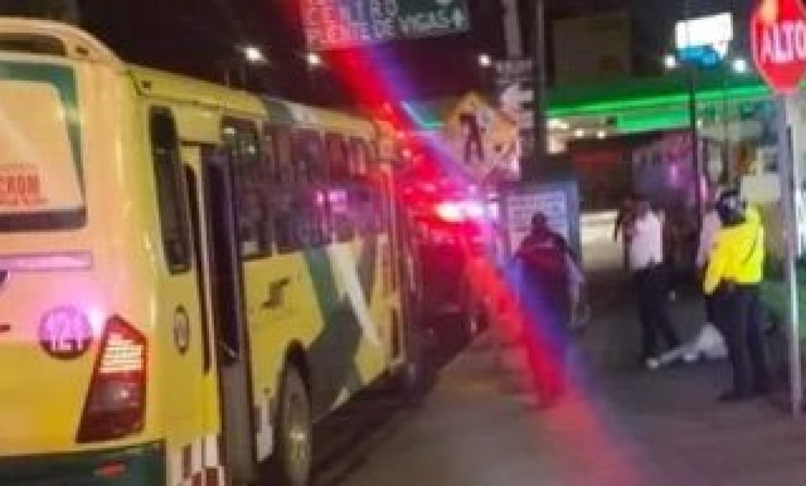 Retienen pasajeros a presunto asaltante en Tlalnepantla
