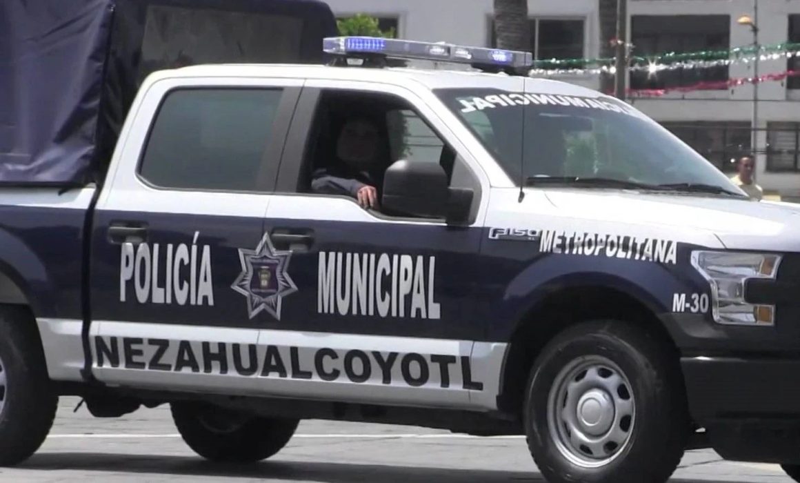 Riñen policías de Neza e Iztapalapa por detenido tras asalto