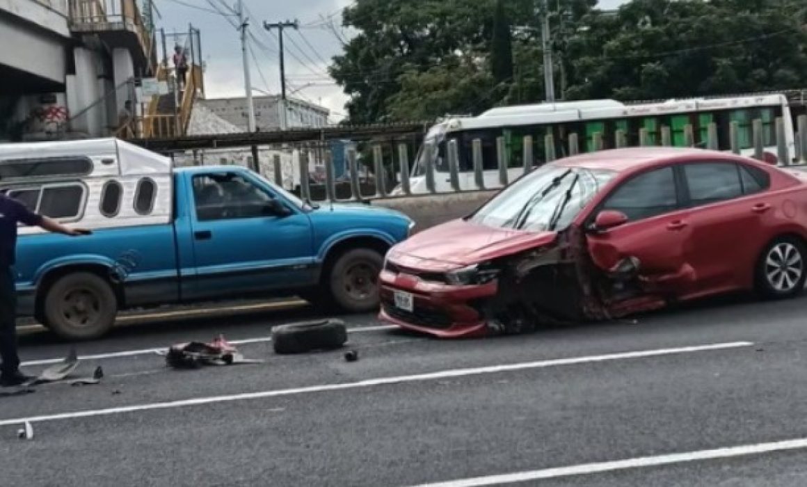 Se le sale la llanta en la Méx-Pachuca y pierde control