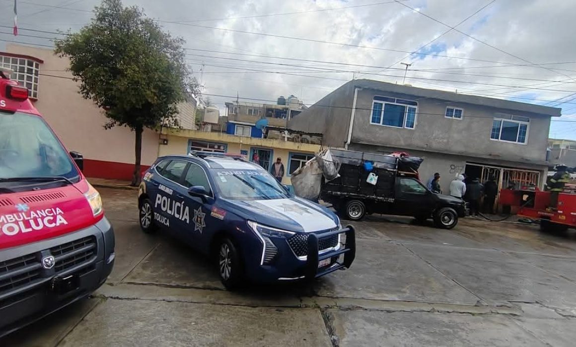 Se quema domicilio en la colonia 8 Cedros en Toluca; no hay heridos