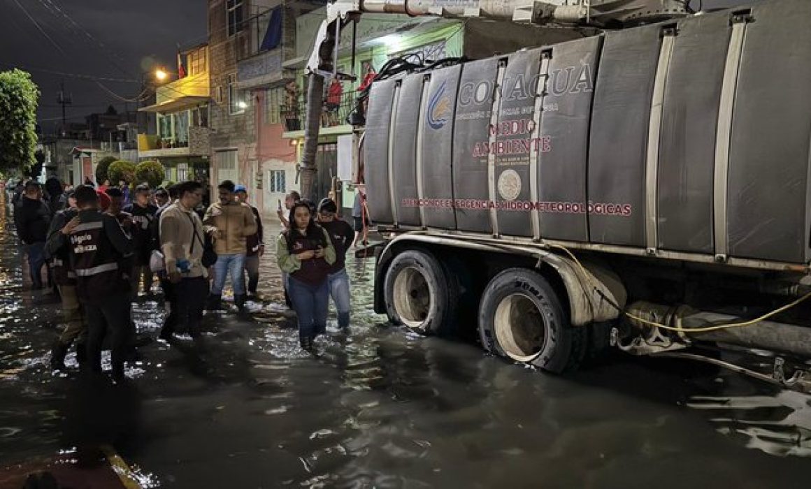 Siguen labores por inundaciones en Nezahualcóyotl; 24 colonias afectadas