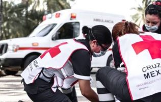 Sufren crisis nerviosa pasajeros tras choque de transporte en Temascalapa