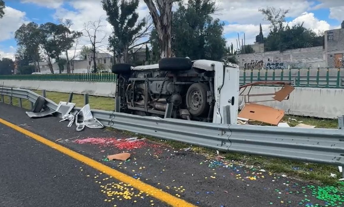 Vuelcan de nueva en cuenta en la Méx-Pachuca: no hay heridos