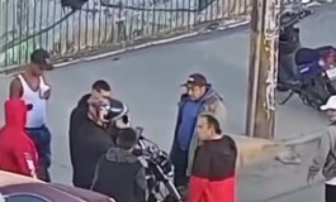 Agreden piperos a motociclista durante bloqueo en Chicoloapan