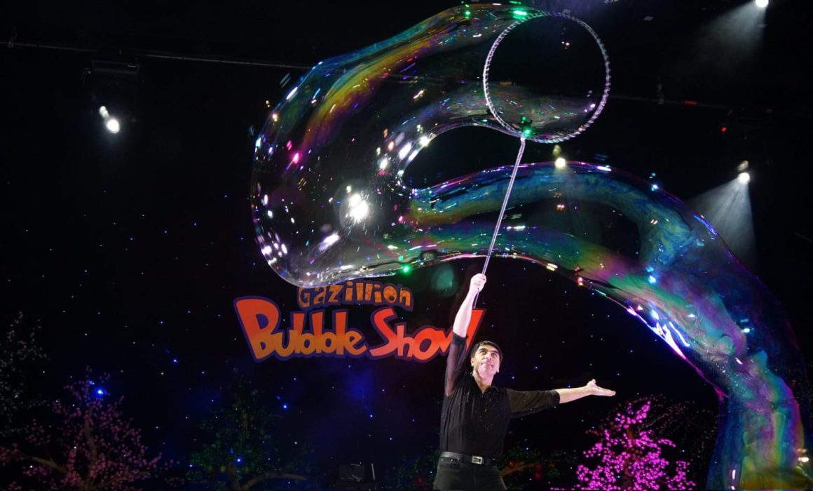 Alista Gazillion Bubble Show estreno en Centro Cultural Mexiquense Anáhuac