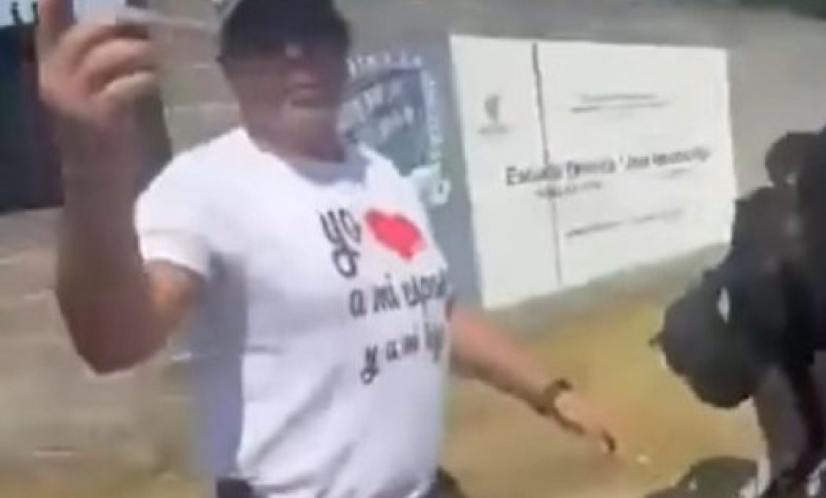 Amenaza hombre con arma de fuego a niño en primaria de Tecámac