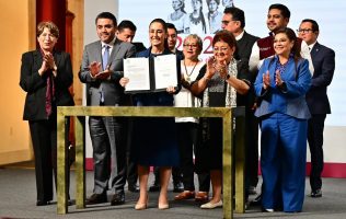 Atiende Delfina Gómez a 21 mil familias, recupera 112 calles