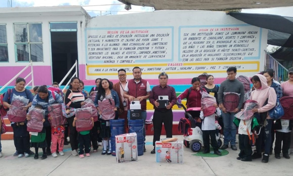 Benefician a escuelas de Teoloyucan con obras de impermeabilización