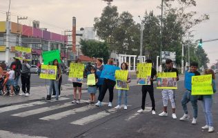 Bloquean avenidas en Nezahualcóyotl para exigir justicia por atropellado