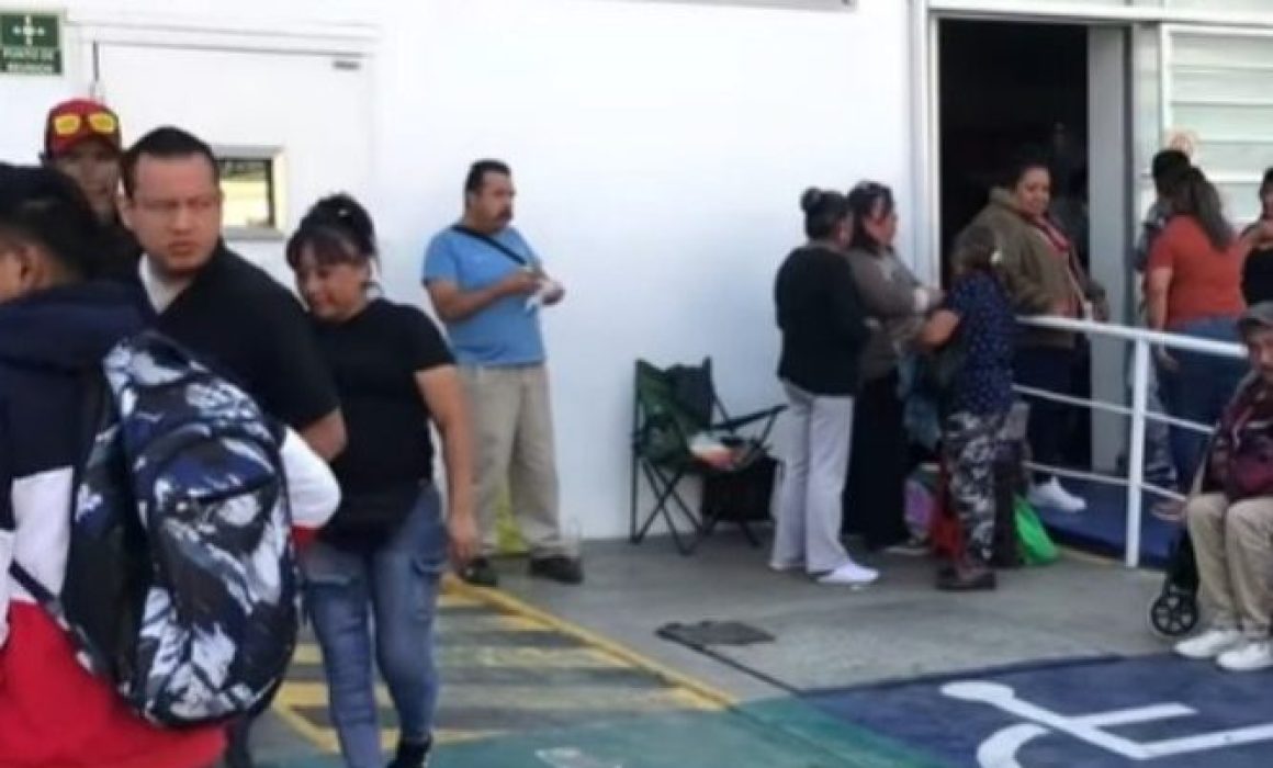 Bloquean pacientes de hemodiálisis Av. Central en Ecatepec por falta de ...