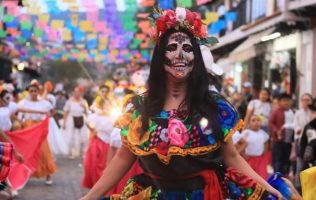 Convocan a participar en el desfile de catrinas en Valle de Bravo