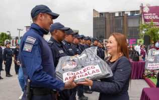Cuestionan entrega simbólica de chalecos antibalas en Nicolás Romero