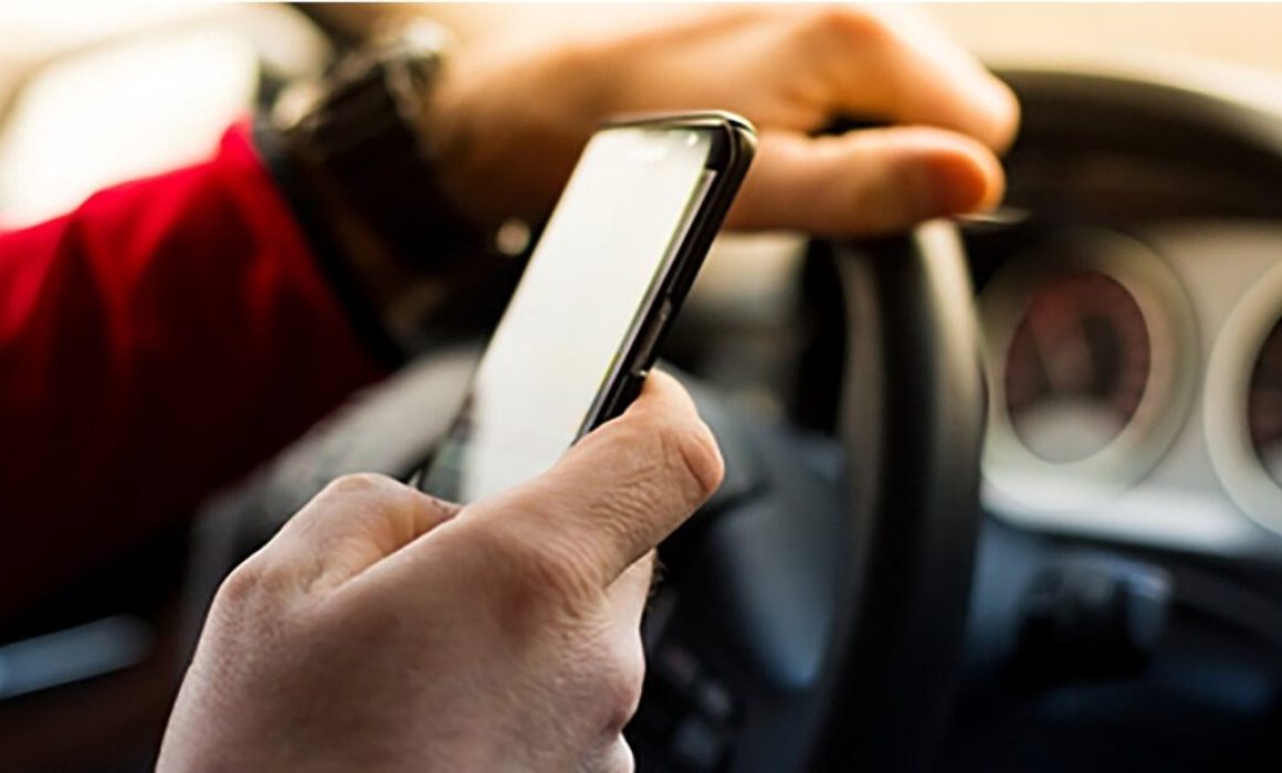 Denuncian a chofer en Huehuetoca por exceso de velocidad y usar celular