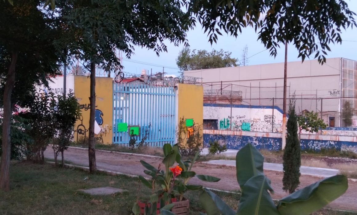 Denuncian vecinos de Nezahualcóyotl riesgo por construcción de pozo