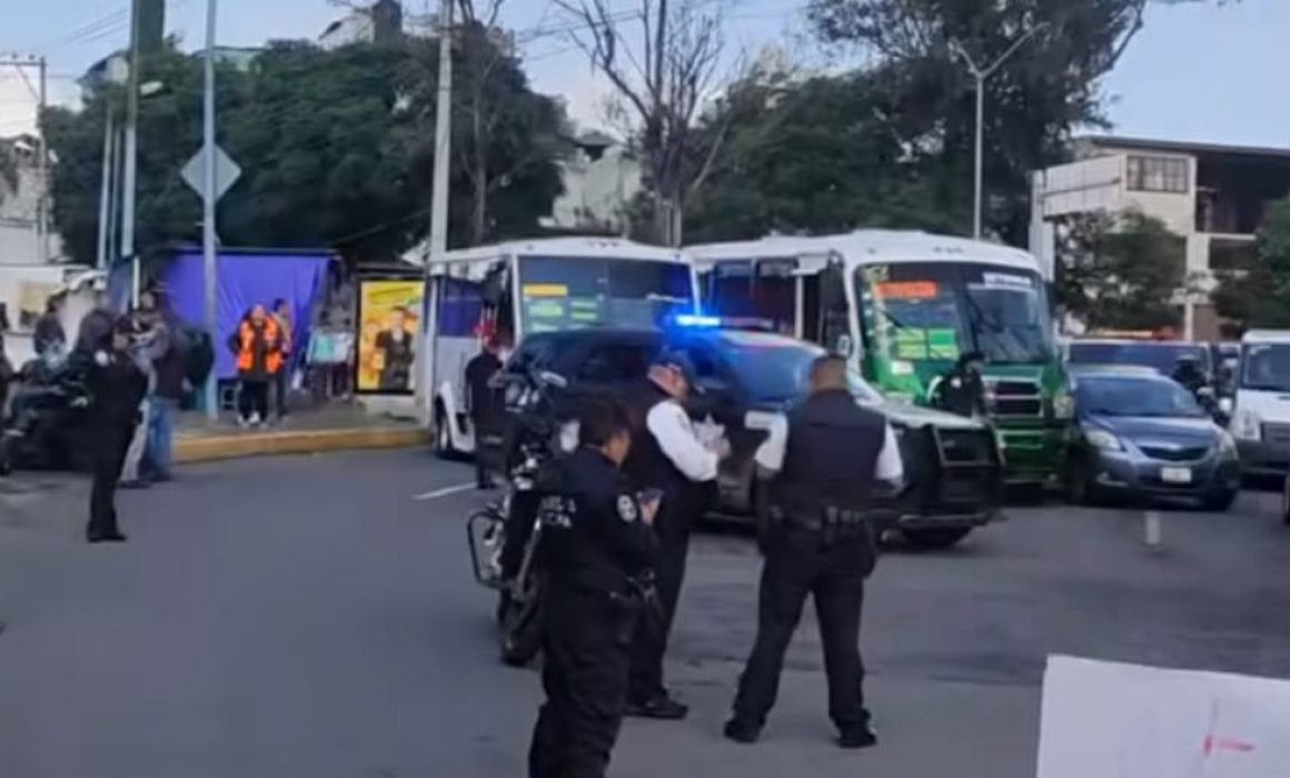 Encabezan estudiantes protesta en CCH Naucalpan por compañera desaparecida