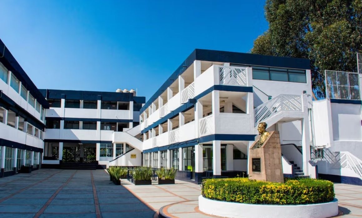 Entierran juniors legado de la Universidad Isidro Fabela