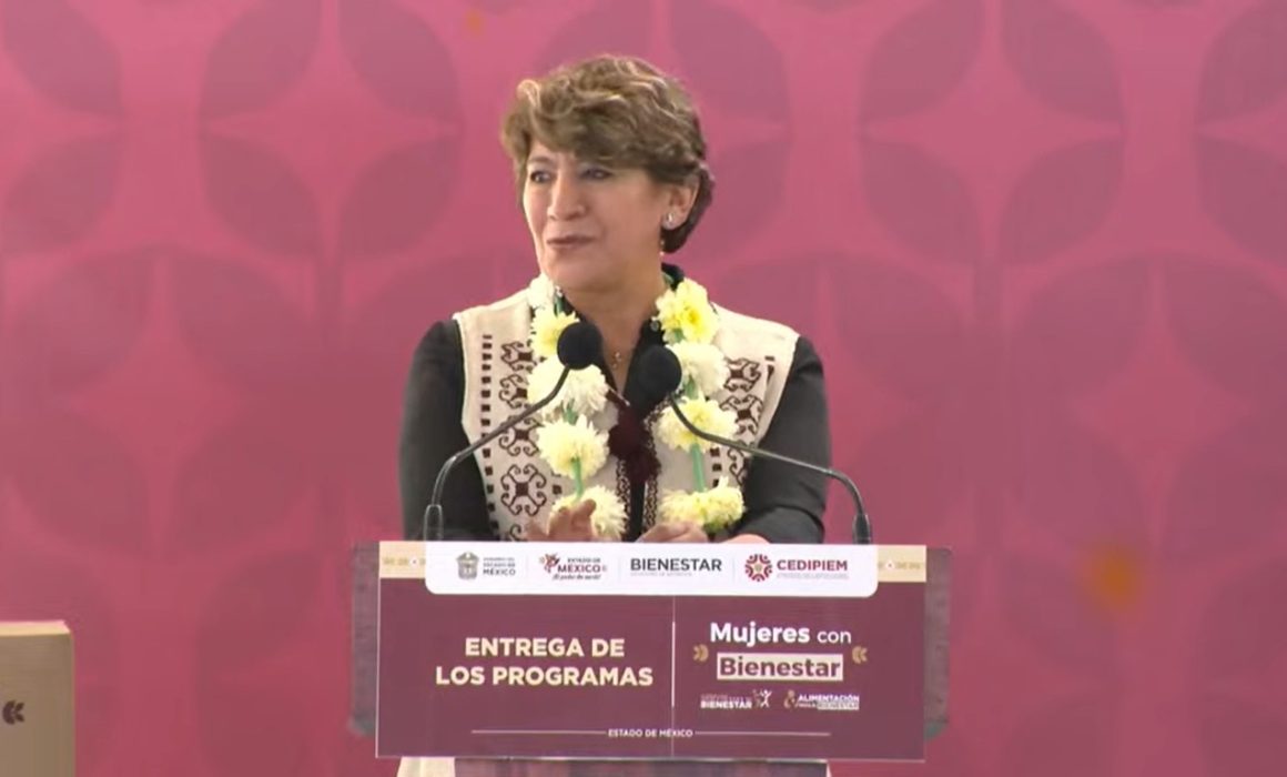 Entrega Delfina Gómez telefonía e internet gratis a mujeres de Aculco