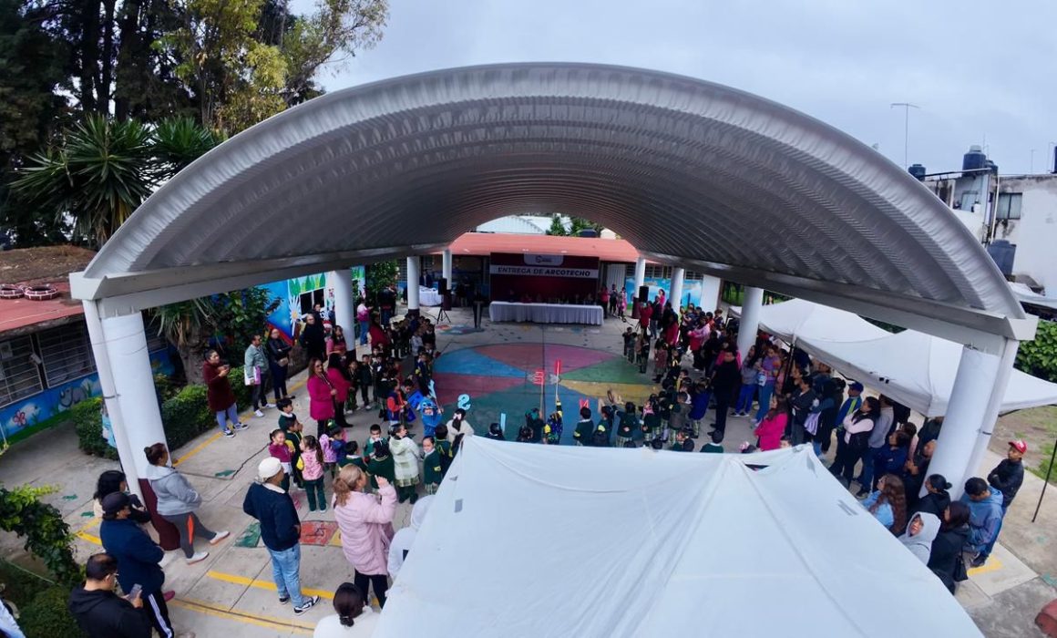 Entregan arcotecho en jardín de niños de Cuautitlán Izcalli