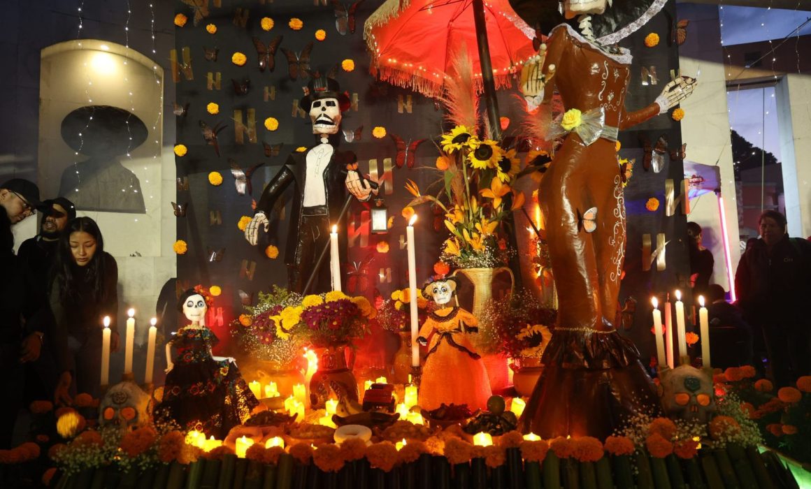 Iluminan Huixquilucan con el Cuarto Festival de Catrinas