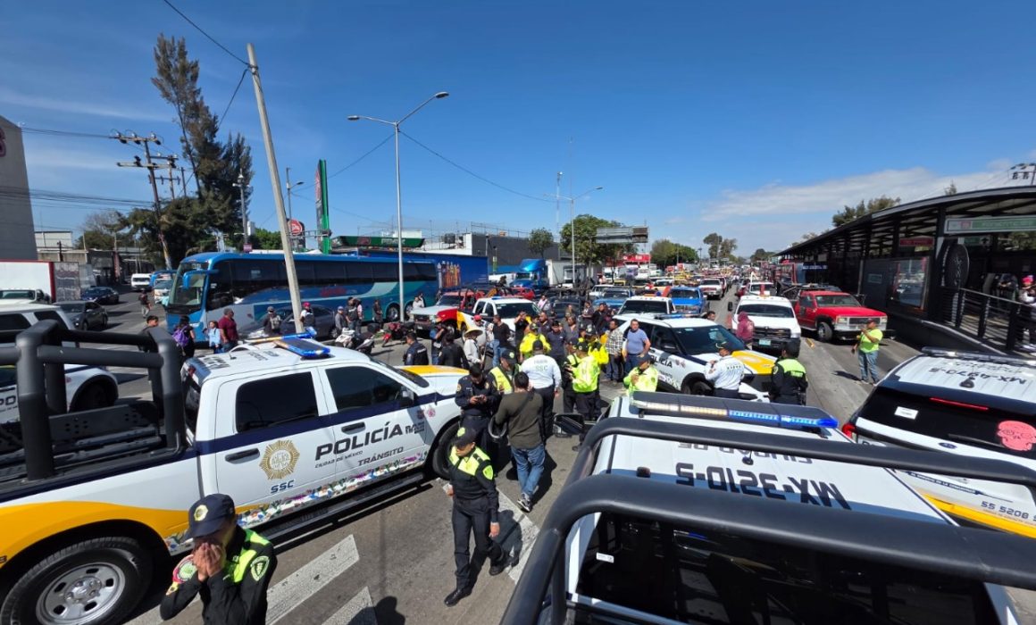 Inmovilizan autoridades a operadores de grúas adheridos a ACME; retornan a Edomex