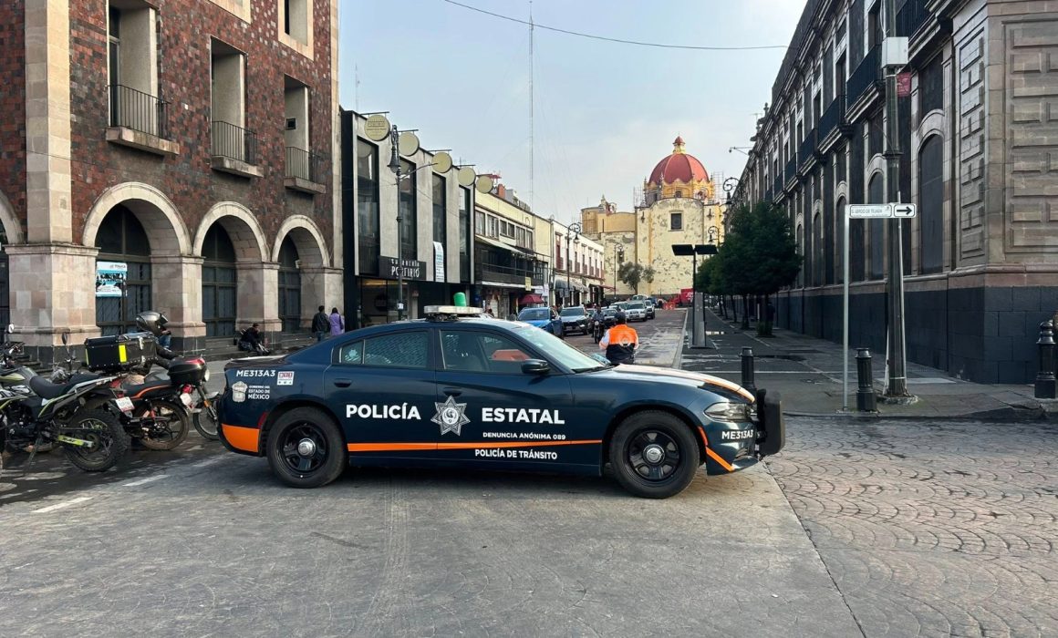 Intentan transportistas protestar en Toluca por operativos antitarifazo