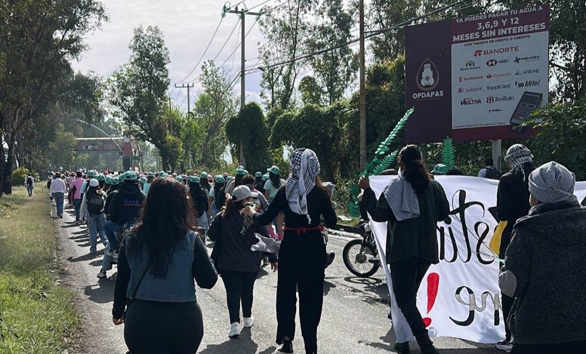 Marchan universitarios en Ixtapaluca en apoyo al pueblo palestino