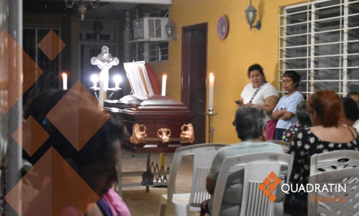 Muere doña Elodia, viral por abrazar a su esposo en inundación de Poza Rica
