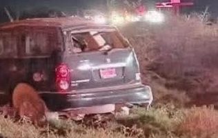 Mueren 4 músicos en fuerte volcadura sobre carretera 57 de SLP