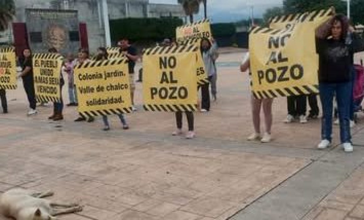 Planta Alan Velasco a vecinos en cita oficial y desata protestas