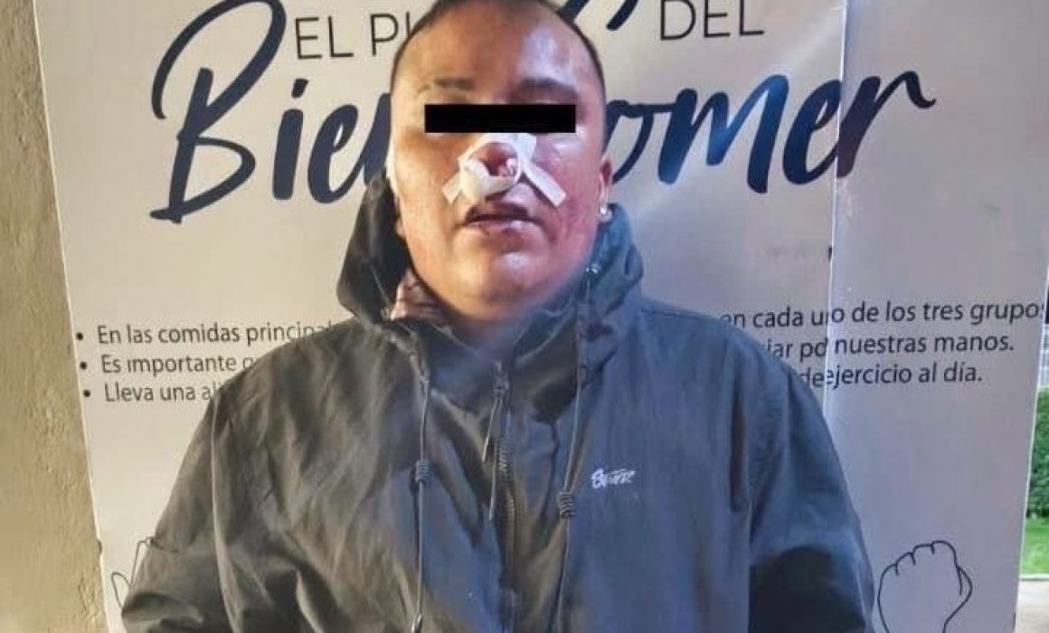 Propinan golpiza a presuntos ladrones durante concierto del alfeñique