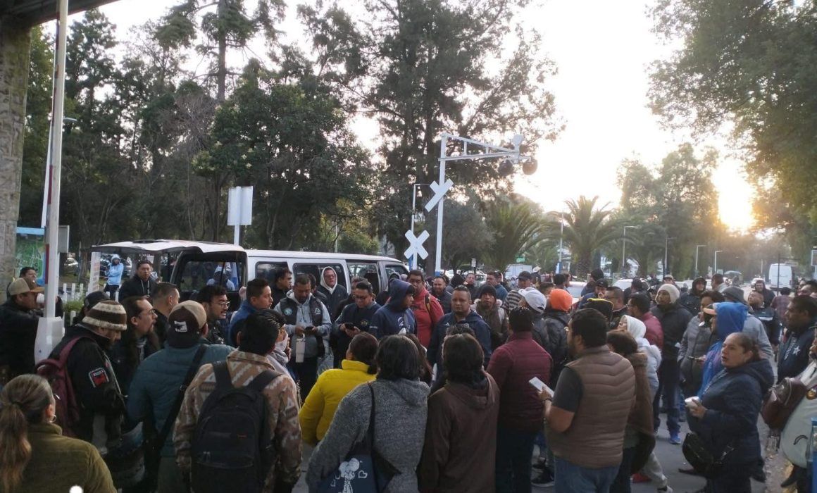 Protestan trabajadores de Chapingo tras explosión en comedor central