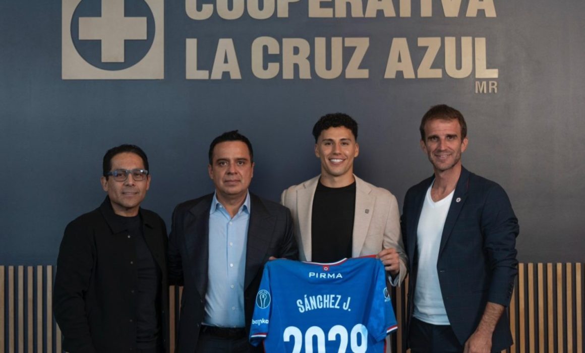 Renueva Jorge Sánchez con Cruz Azul
