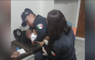 Salvan municipales de Ecatepec la vida de un bebé asfixiado