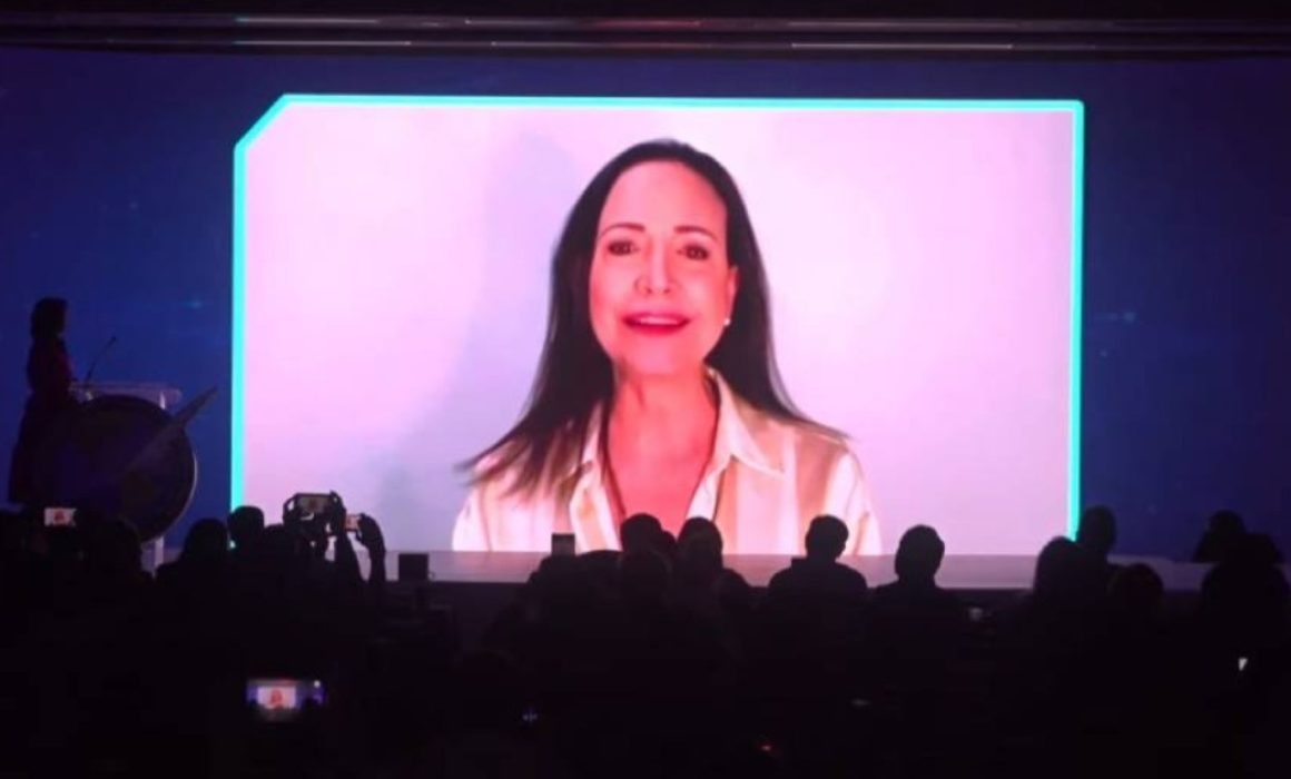 Se derrotan regímenes con prédica constante de la verdad María Corina