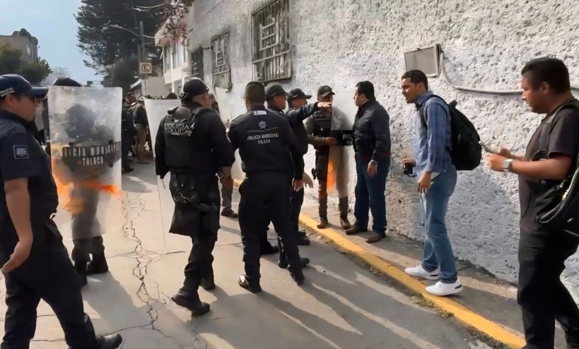 Se hace presente la violencia en marcha por el 2 de octubre en Toluca